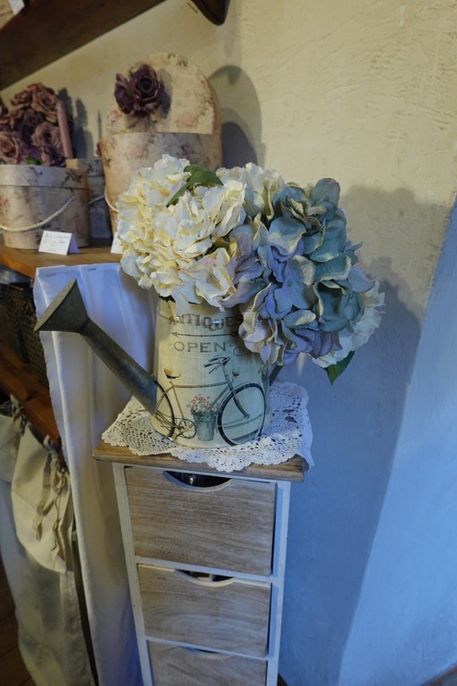 Lampe shabby lin et broderie.jpg