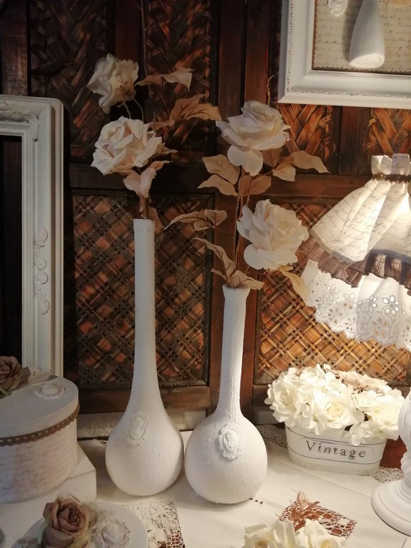 Vase antique shabby chic.jpg