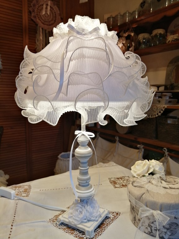 lampe métal shabby chic.jpg