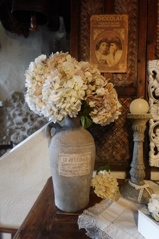 vase antique aux hortensias.jpg