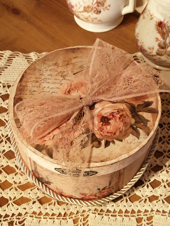 boite à chapeaux shabby chic.jpg