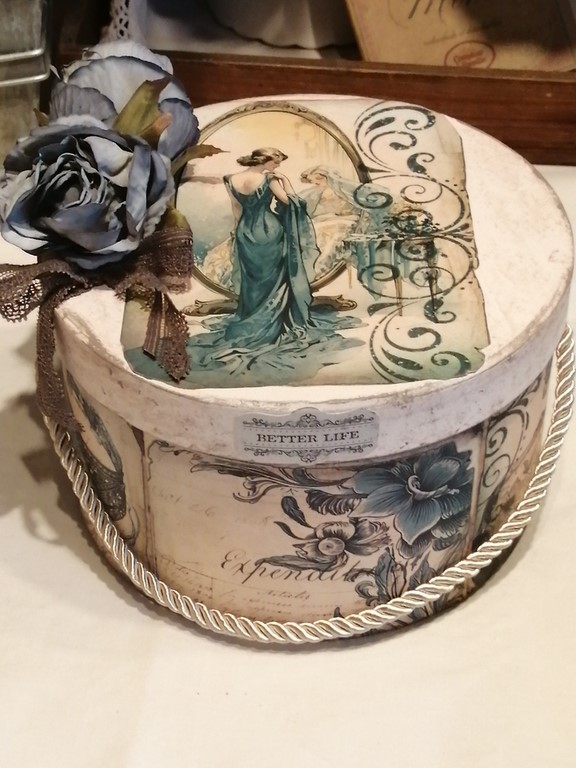 boite à chapeaux better life.jpg