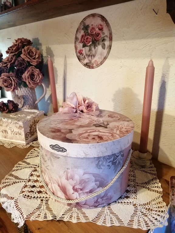 boite à chapeaux shabby chic.jpg