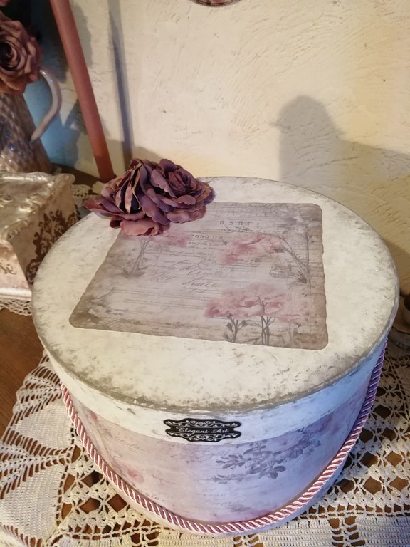 boite à chapeaux shabby chic.jpg