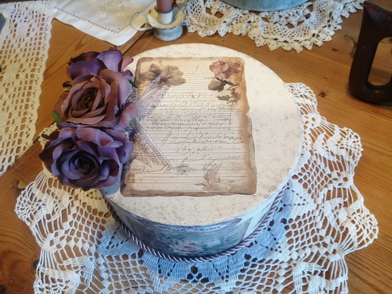 boite à chapeaux shabby chic.jpg