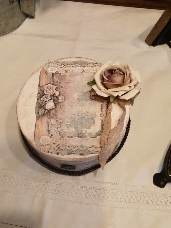 boite à chapeaux shabby chic.jpg