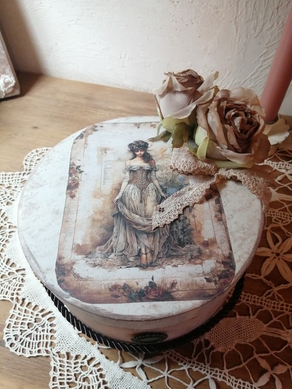 boite à chapeaux shabby chic.jpg