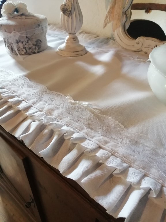 chemin de table shabby chic.jpg