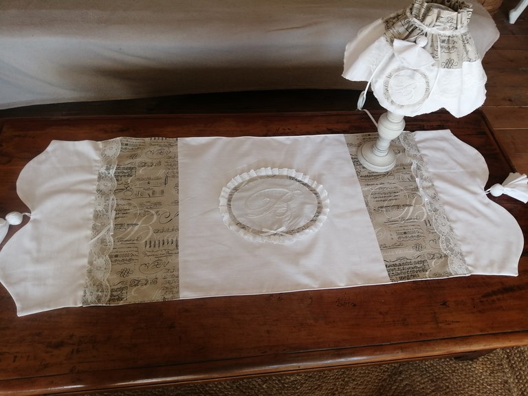 chemin de table shabby.jpg