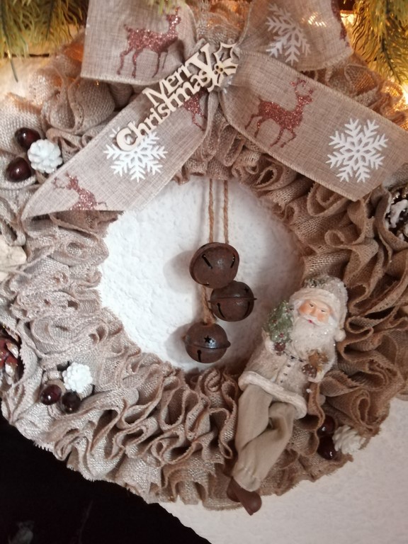 Couronne de Noël en jute.jpg