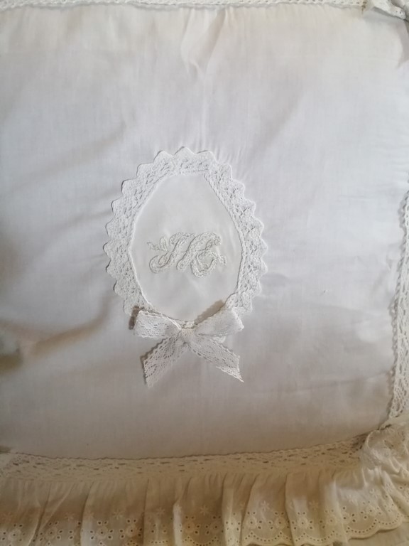 housse de coussin monogramme.jpg