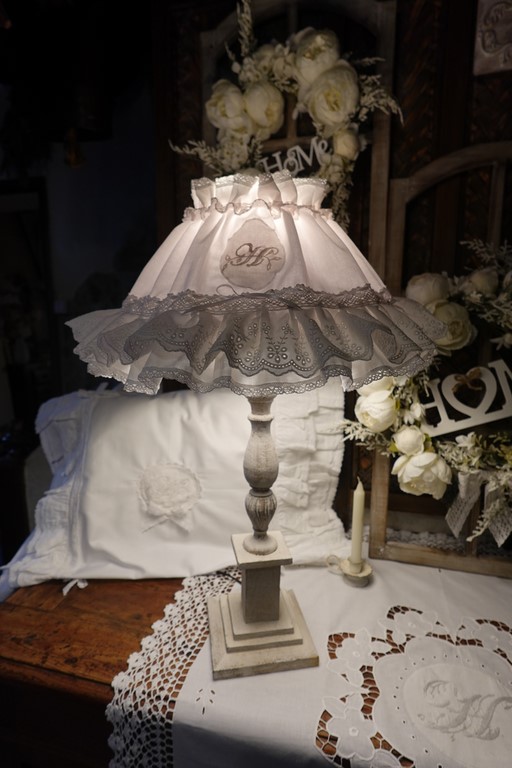 Lampe bois H comme Home.jpg