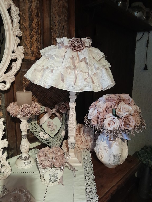 vase terre cuite aux roses.jpg