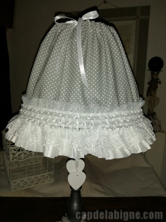 lampe de chevet broderie.jpg