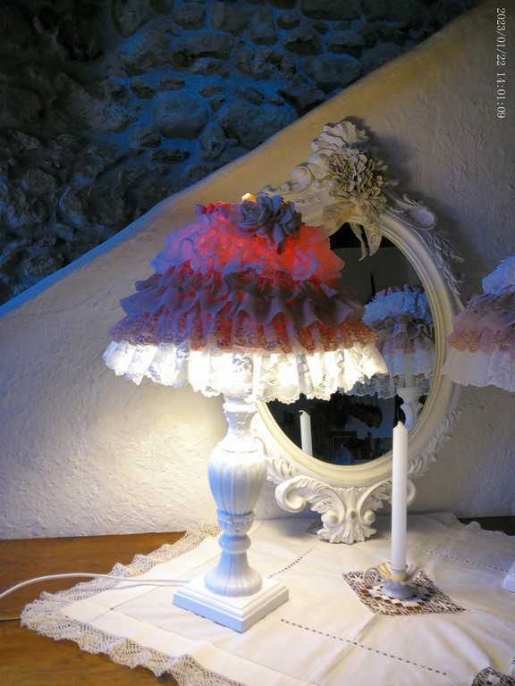 lampe shabby chic dentelle.jpg