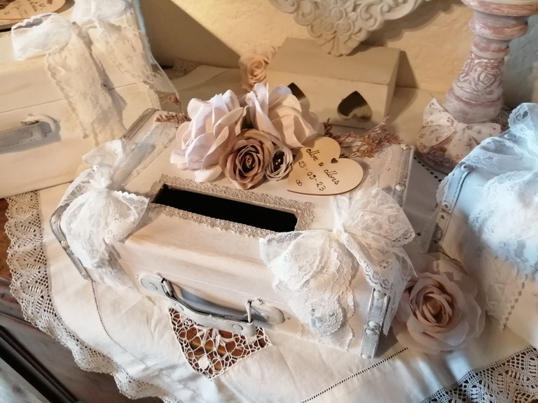 urne mariage valise bois.jpg