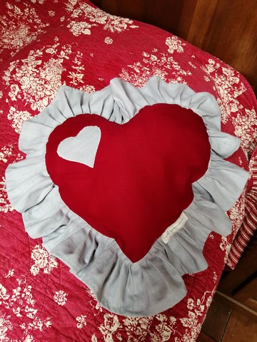 coussin coeur en lin.jpg