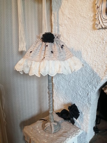 lampe bois roses shabby.jpg